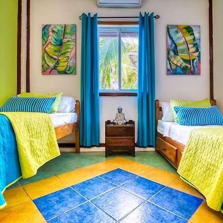 Los Balcones Over The Sea Hotel Bocas del Toro エクステリア 写真