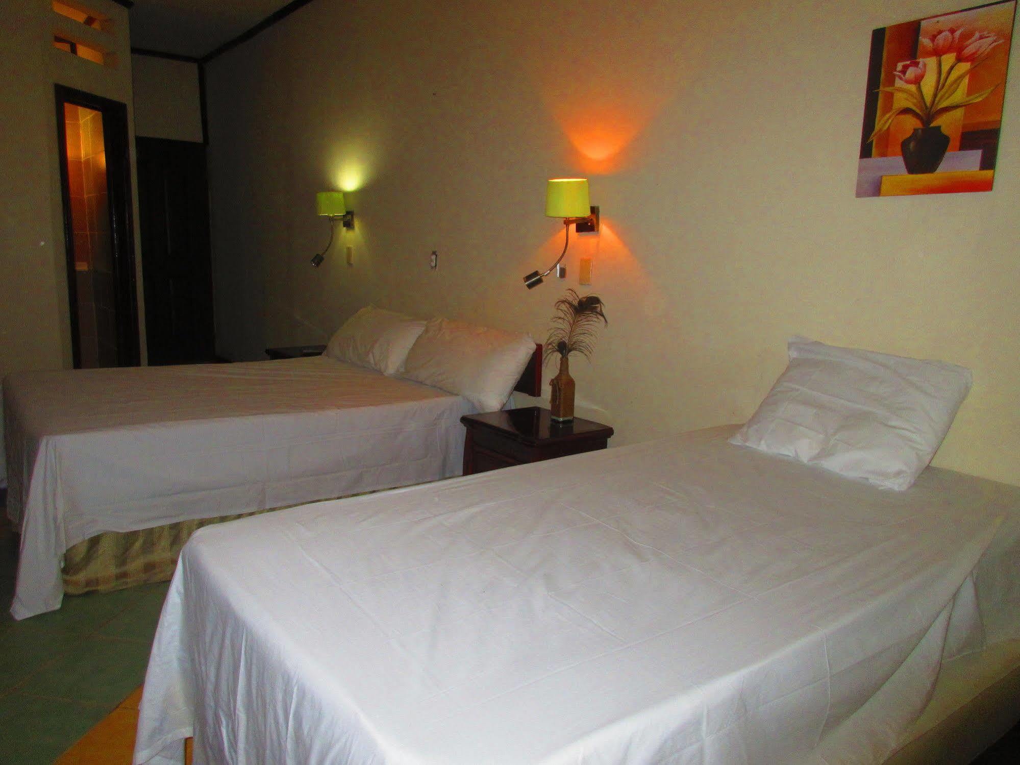 Los Balcones Over The Sea Hotel Bocas del Toro エクステリア 写真