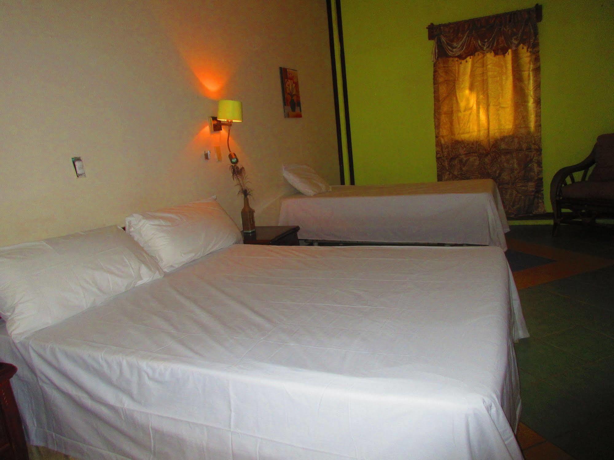 Los Balcones Over The Sea Hotel Bocas del Toro エクステリア 写真