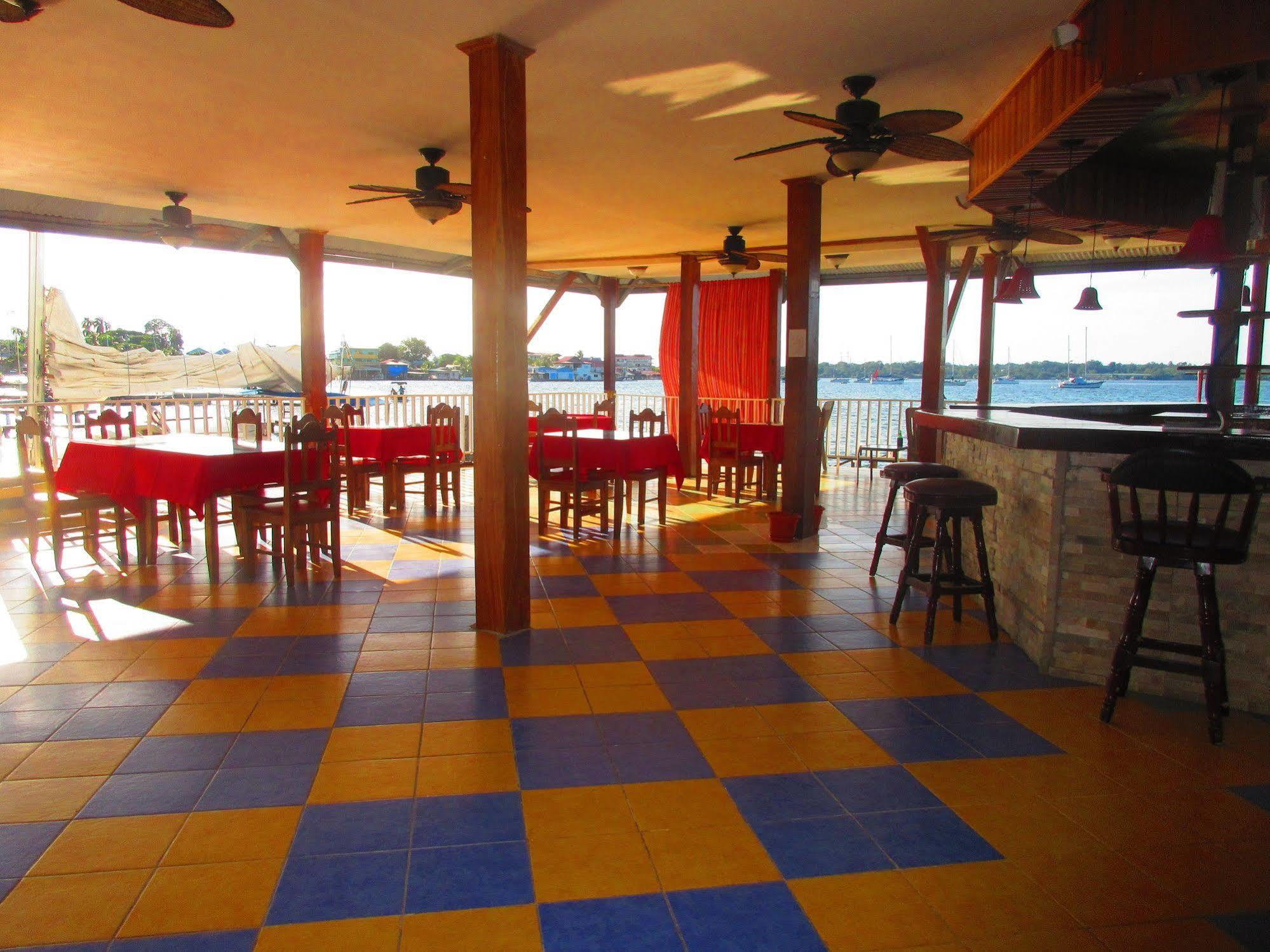 Los Balcones Over The Sea Hotel Bocas del Toro エクステリア 写真