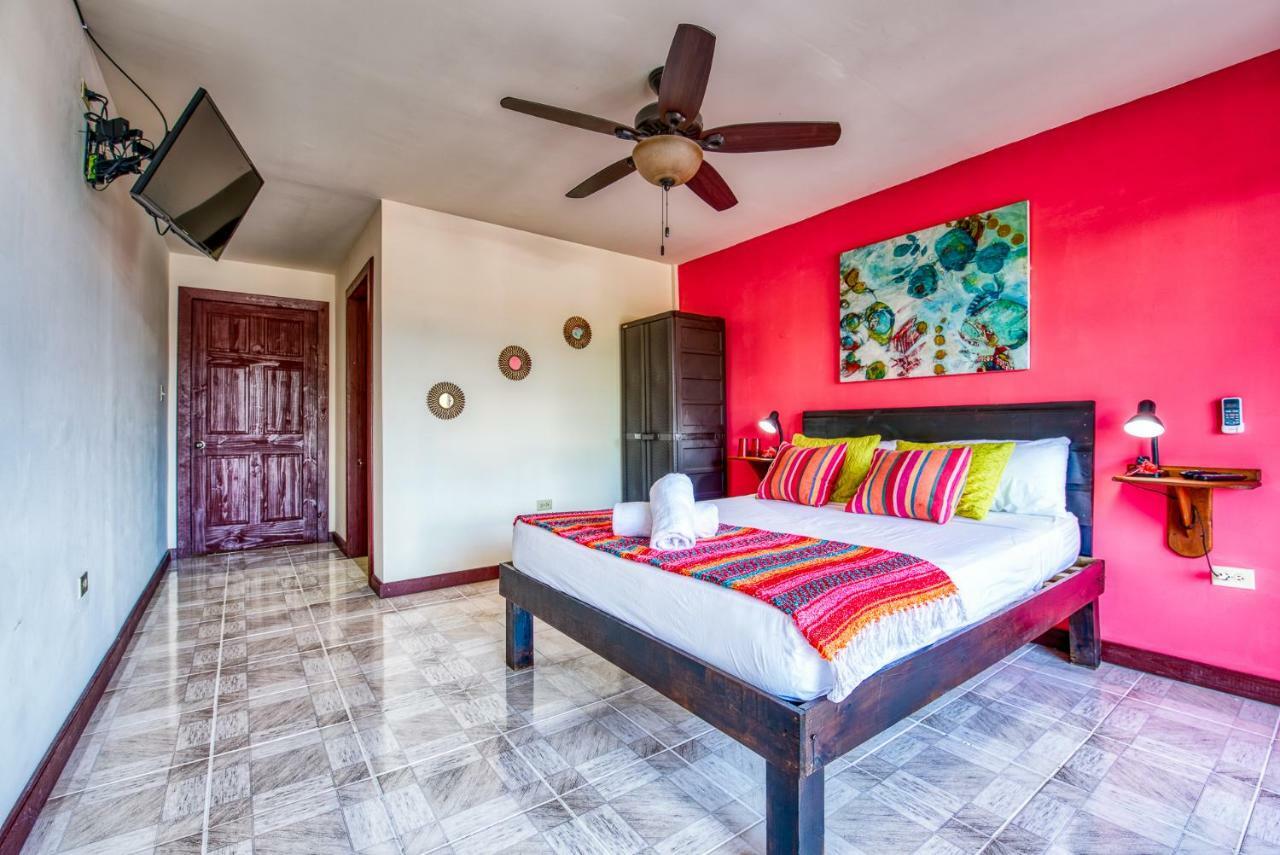 Los Balcones Over The Sea Hotel Bocas del Toro エクステリア 写真
