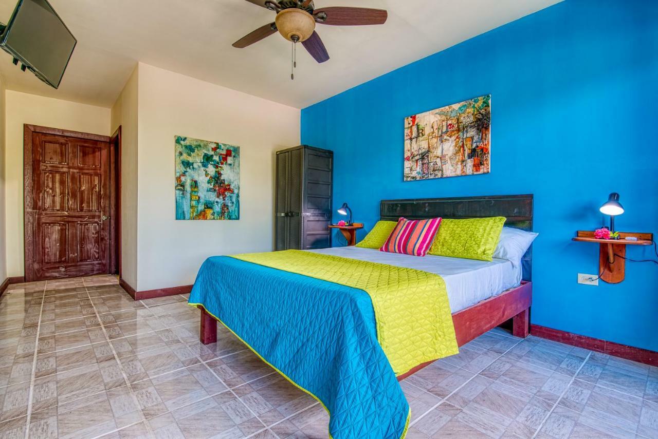 Los Balcones Over The Sea Hotel Bocas del Toro エクステリア 写真