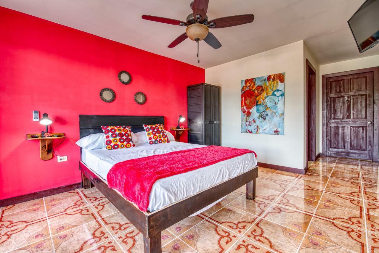 Los Balcones Over The Sea Hotel Bocas del Toro エクステリア 写真