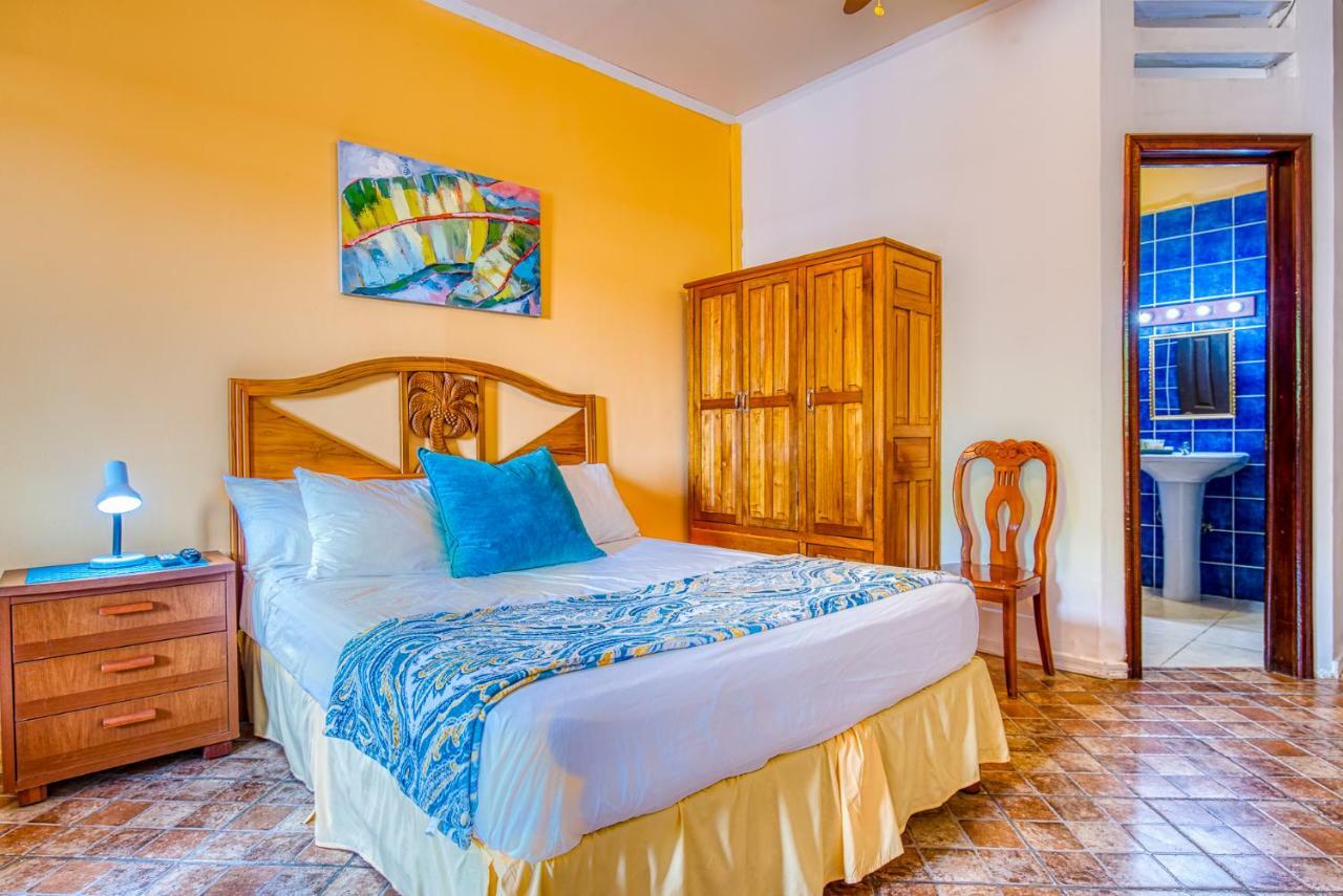 Los Balcones Over The Sea Hotel Bocas del Toro エクステリア 写真