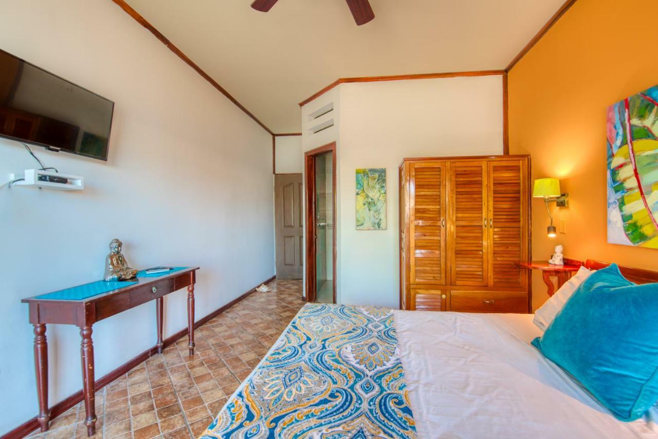 Los Balcones Over The Sea Hotel Bocas del Toro エクステリア 写真
