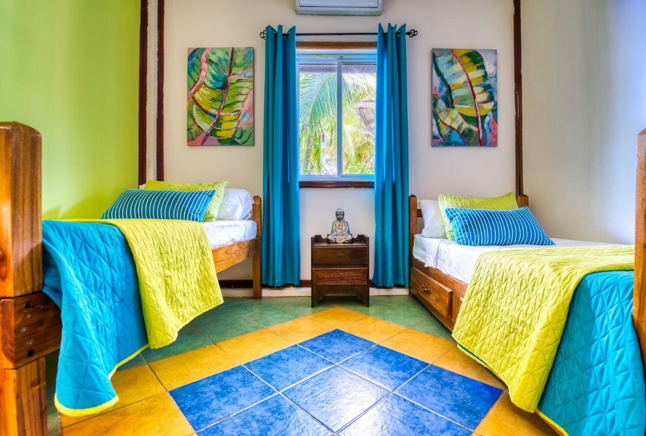 Los Balcones Over The Sea Hotel Bocas del Toro エクステリア 写真